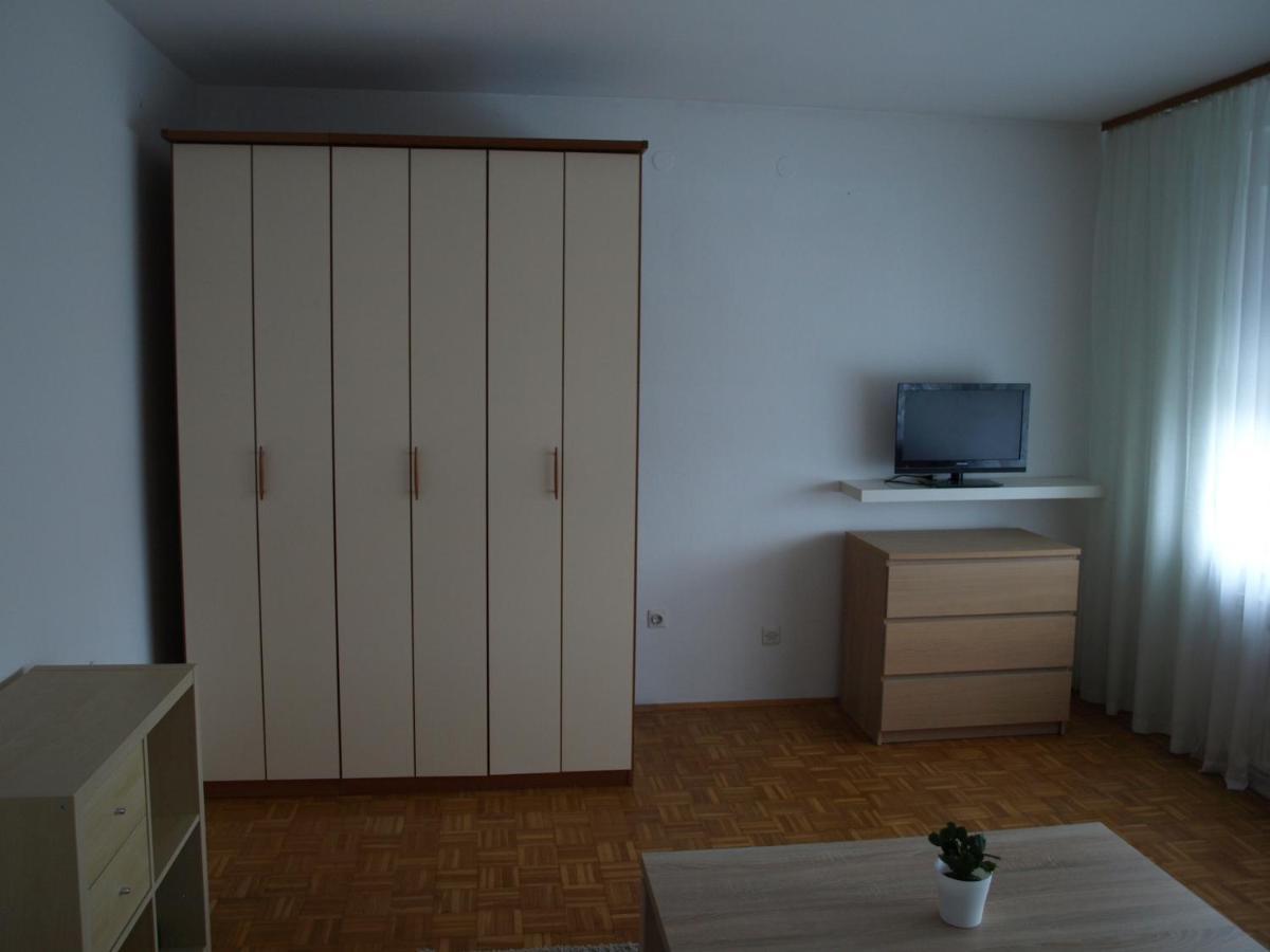Apartment Nana Gradici Exteriör bild